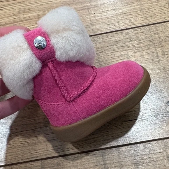 💗UGG Fuchsia and Fur Baby Girl Boots💗 size 1 - Picture 5 of 6